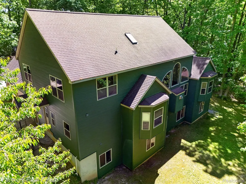 4053 Rolling Acres Drive Hartland Township, MI 48353