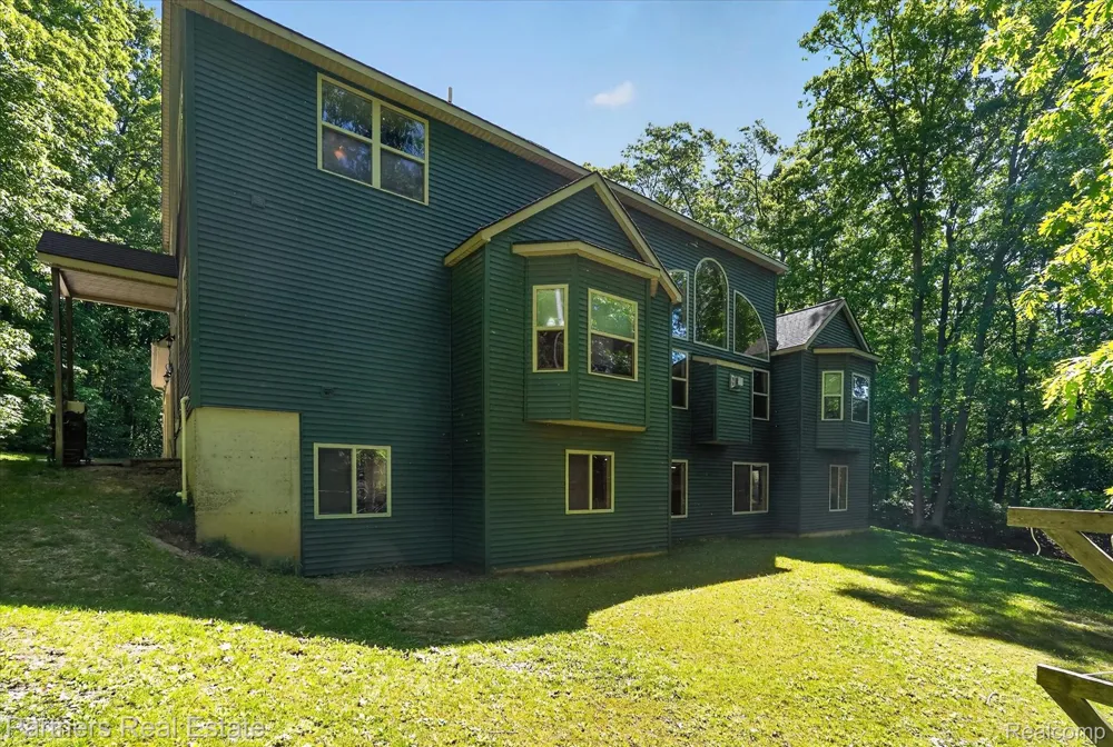 4053 Rolling Acres Drive Hartland Township, MI 48353