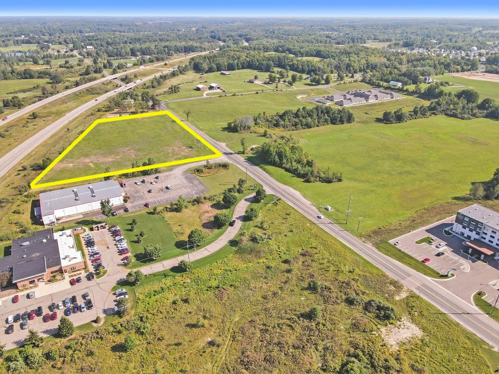 14291 White Creek Avenue NE Cedar Springs, MI 49319
