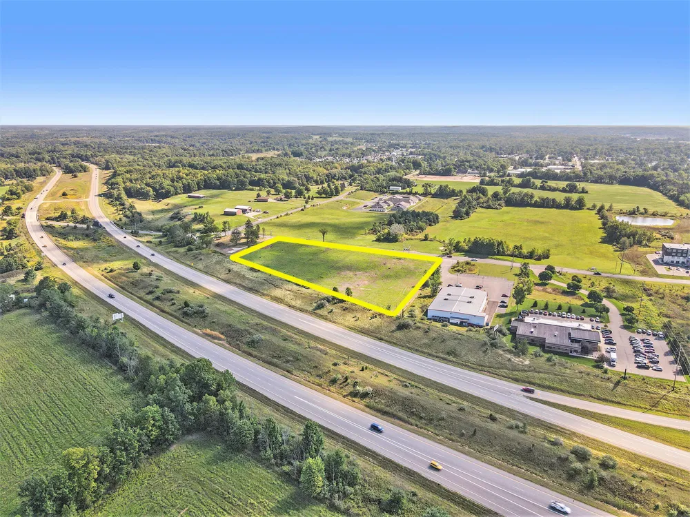 14291 White Creek Avenue NE Cedar Springs, MI 49319