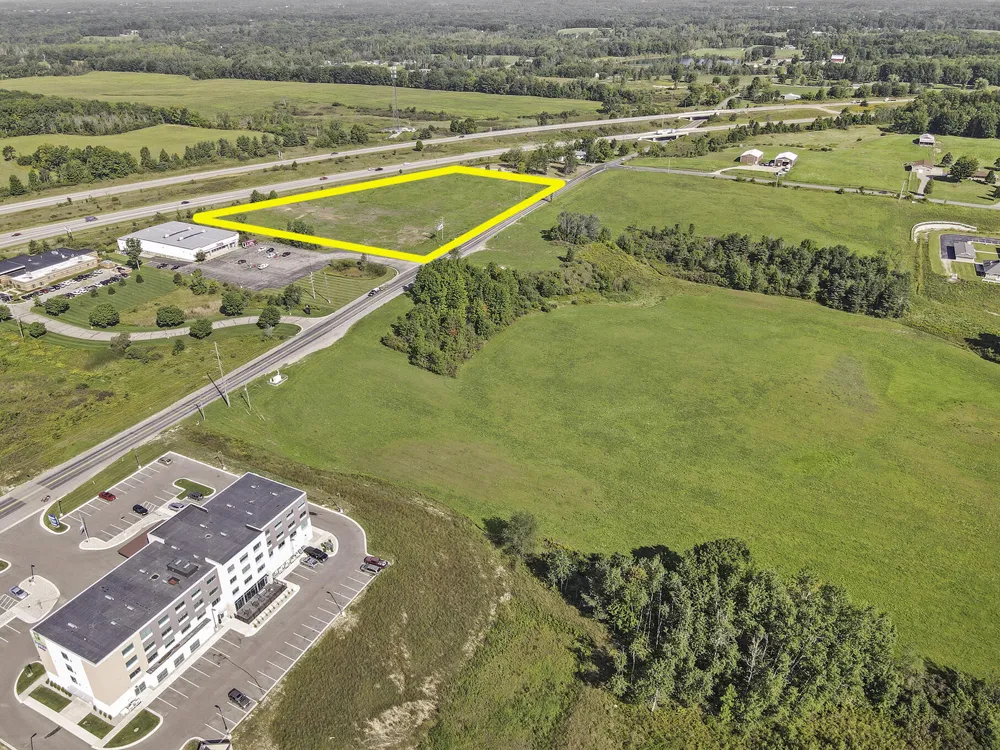 14291 White Creek Avenue NE Cedar Springs, MI 49319