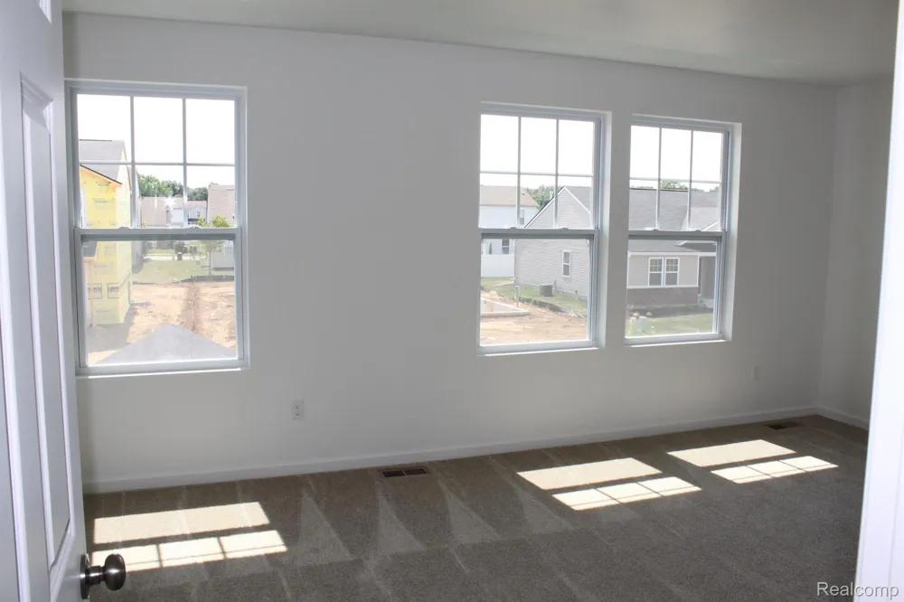 58228 KINCAID STREET New Haven Village, MI 48048