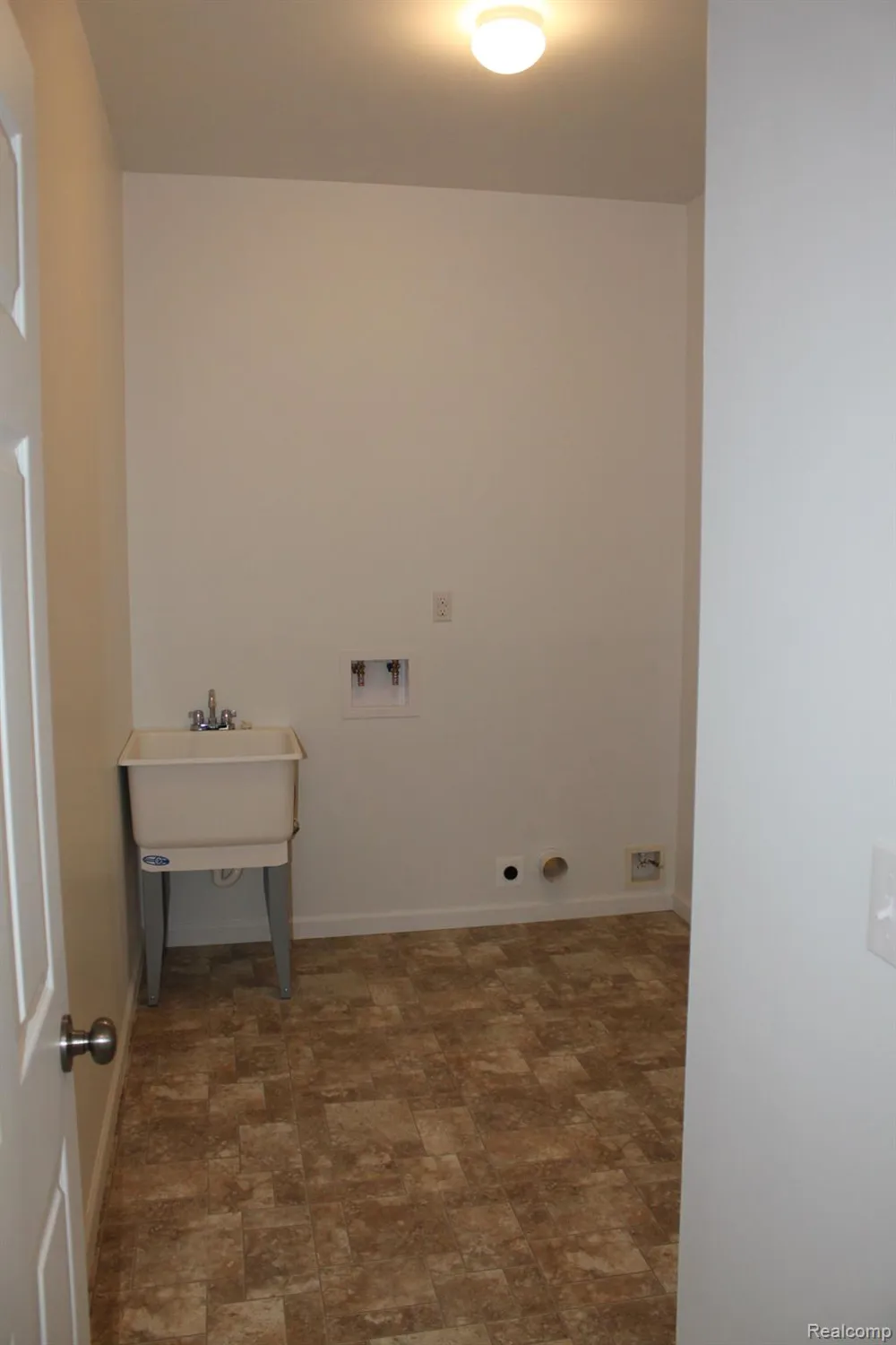 58228 KINCAID STREET New Haven Village, MI 48048