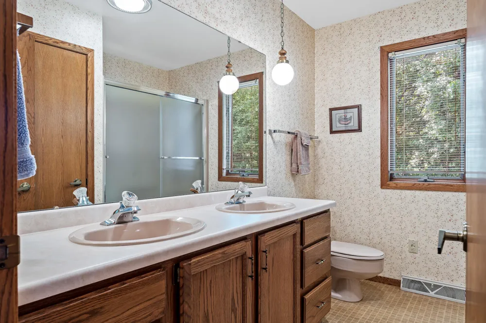 25020 Gull Lane Winona, MN 55987