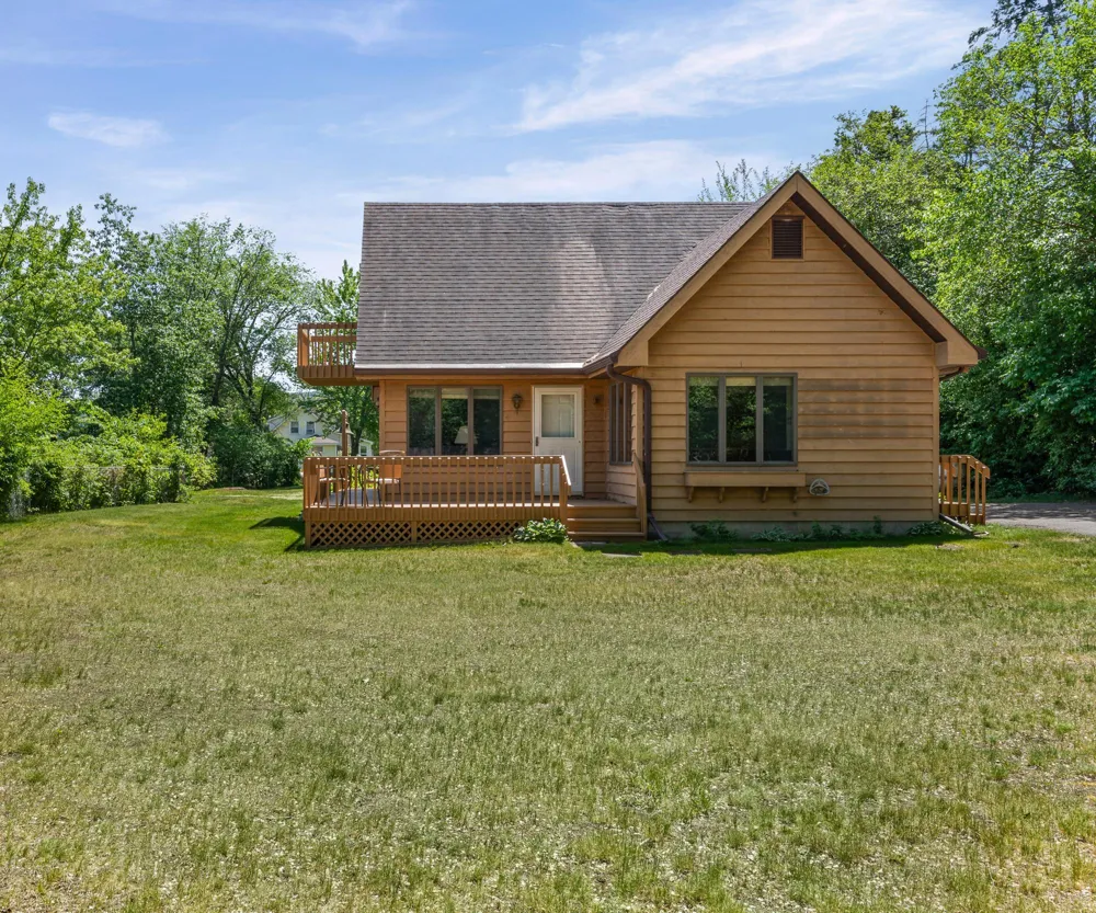 25020 Gull Lane Winona, MN 55987