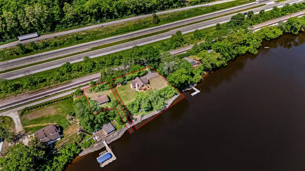 25020 Gull Lane Winona, MN 55987