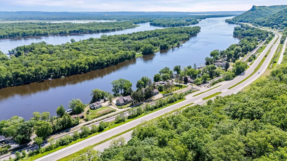 25020 Gull Lane Winona, MN 55987