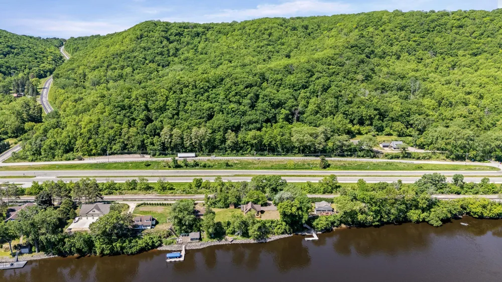 25020 Gull Lane Winona, MN 55987