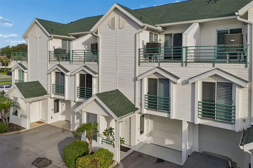 320 ISLAND WAY #304 Clearwater Beach, FL 33767