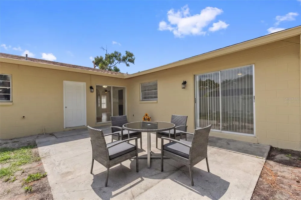 7516 ARMAND CIRCLE Tampa, FL 33634