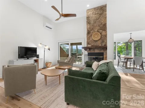 144 Racquet Club Villas Drive