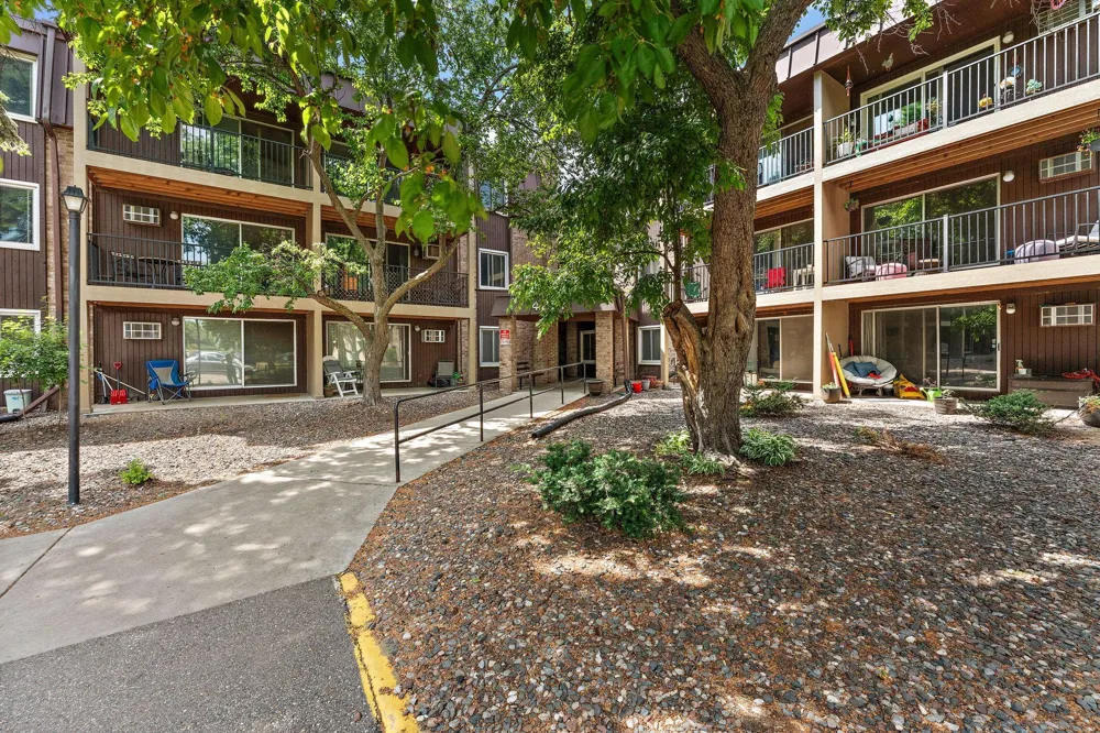 4207 Lakeside Avenue #134 Brooklyn Center, MN 55429