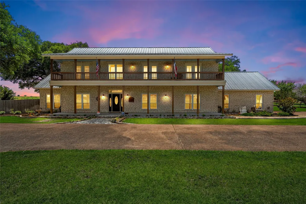 1010 Chapman Road Crawford, TX 76638