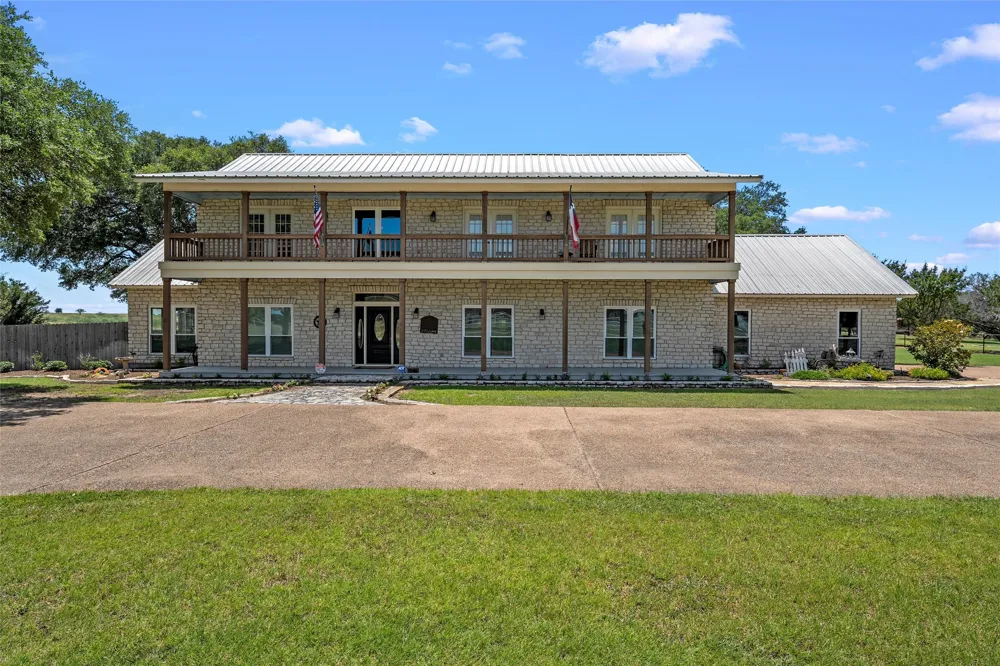 1010 Chapman Road Crawford, TX 76638