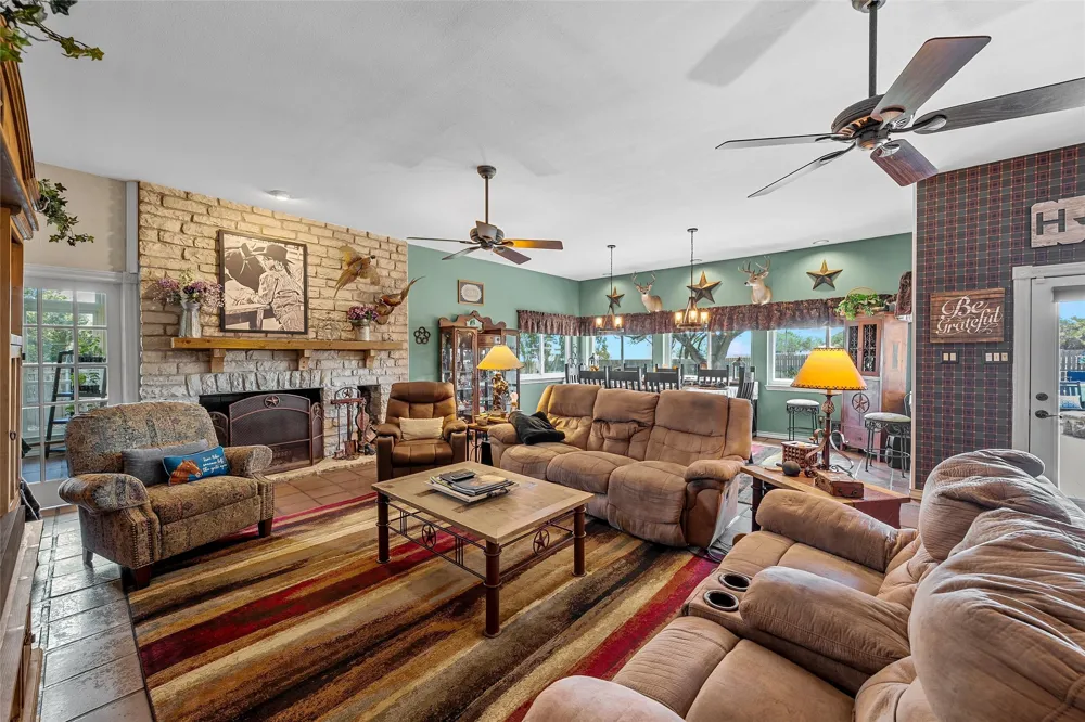 1010 Chapman Road Crawford, TX 76638