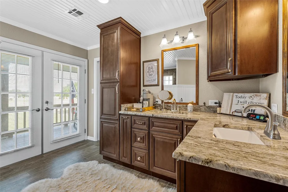 1010 Chapman Road Crawford, TX 76638