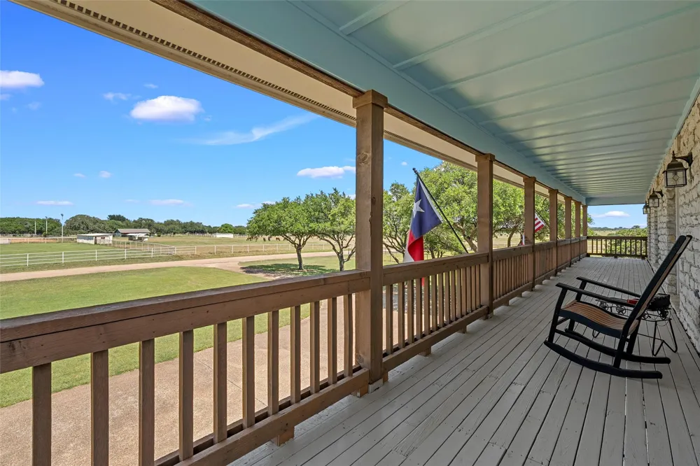 1010 Chapman Road Crawford, TX 76638