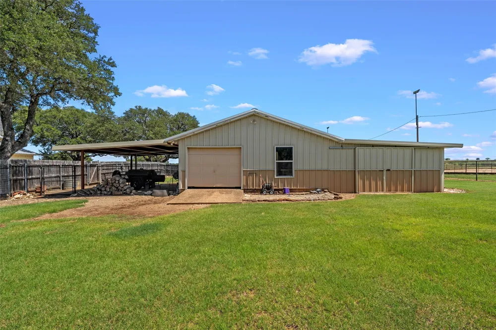 1010 Chapman Road Crawford, TX 76638