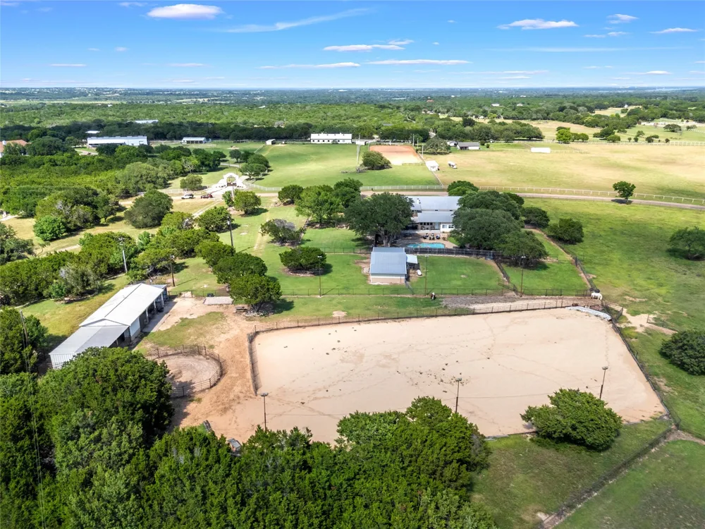 1010 Chapman Road Crawford, TX 76638