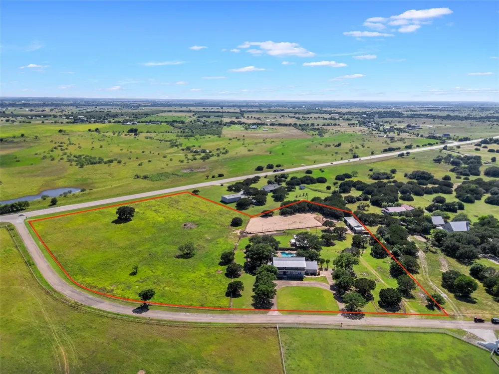 1010 Chapman Road Crawford, TX 76638