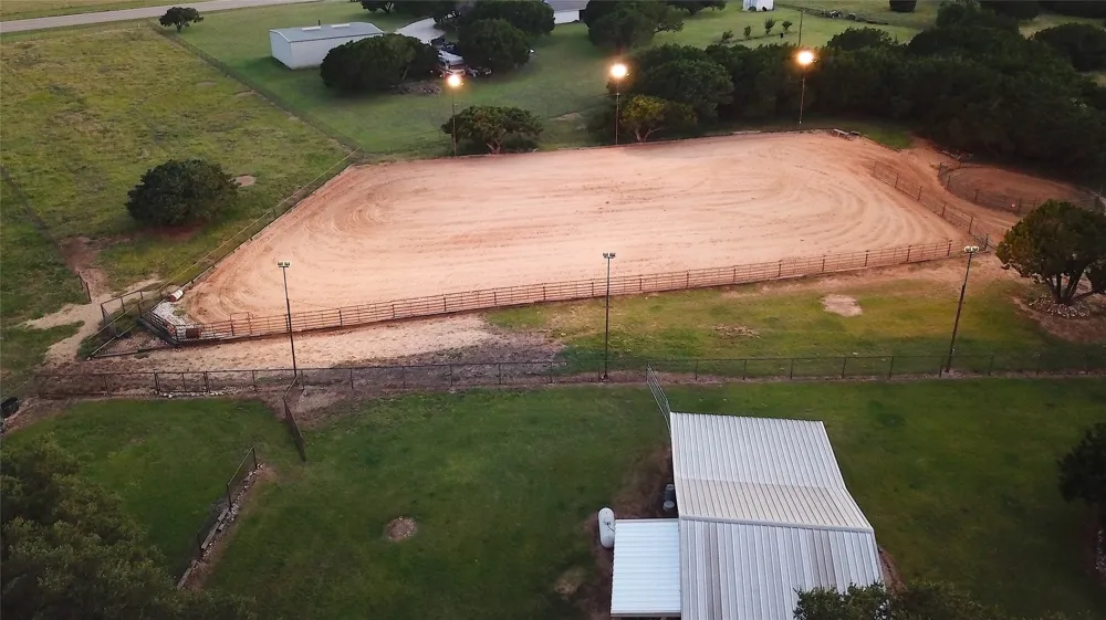 1010 Chapman Road Crawford, TX 76638