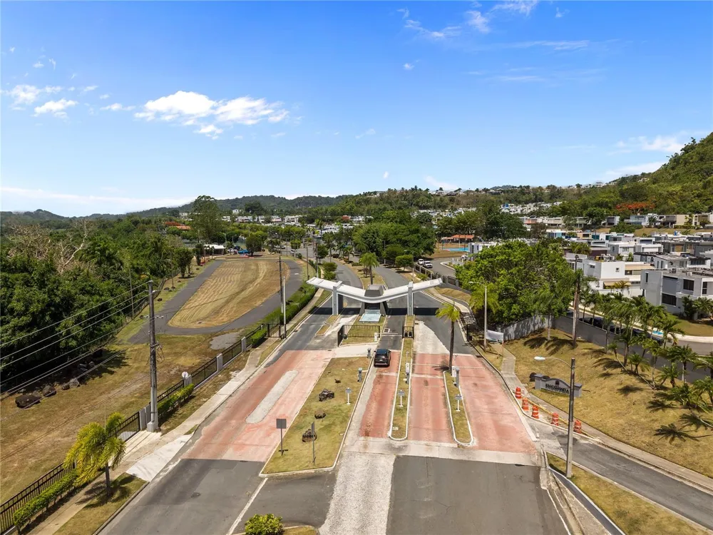 VIA PEDREGAL COND MONTECILLO COURT VIA PEDREGAL APT #4808 #48 Trujillo Alto, PR 00976