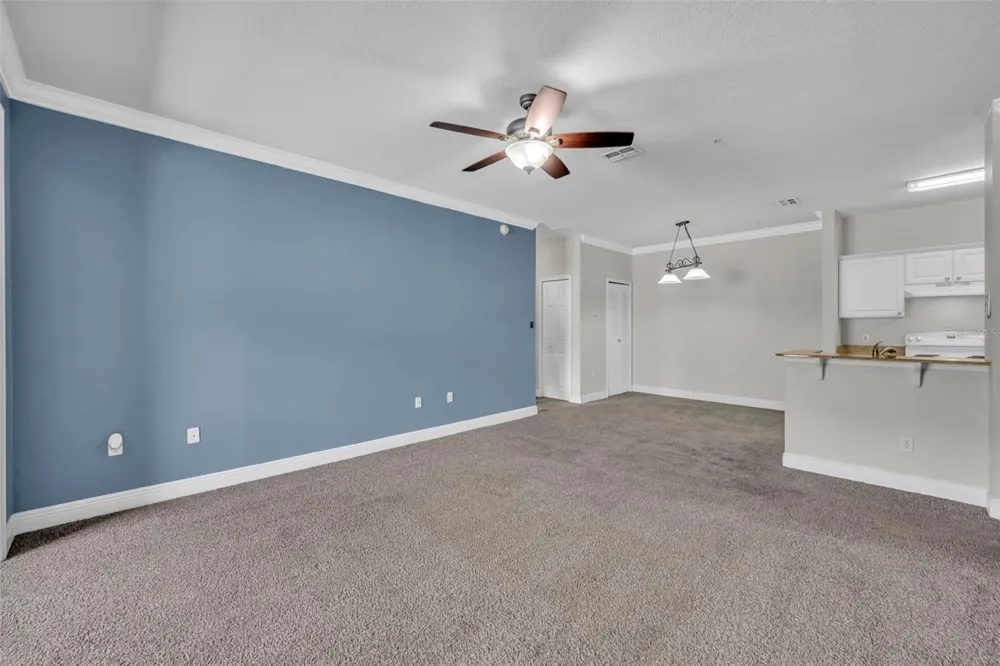 200 SOUTHERN PECAN CIRCLE #206 Winter Garden, FL 34787