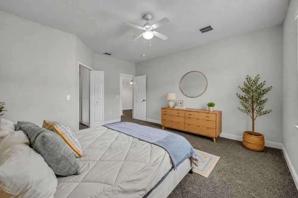 200 SOUTHERN PECAN CIRCLE #206 Winter Garden, FL 34787