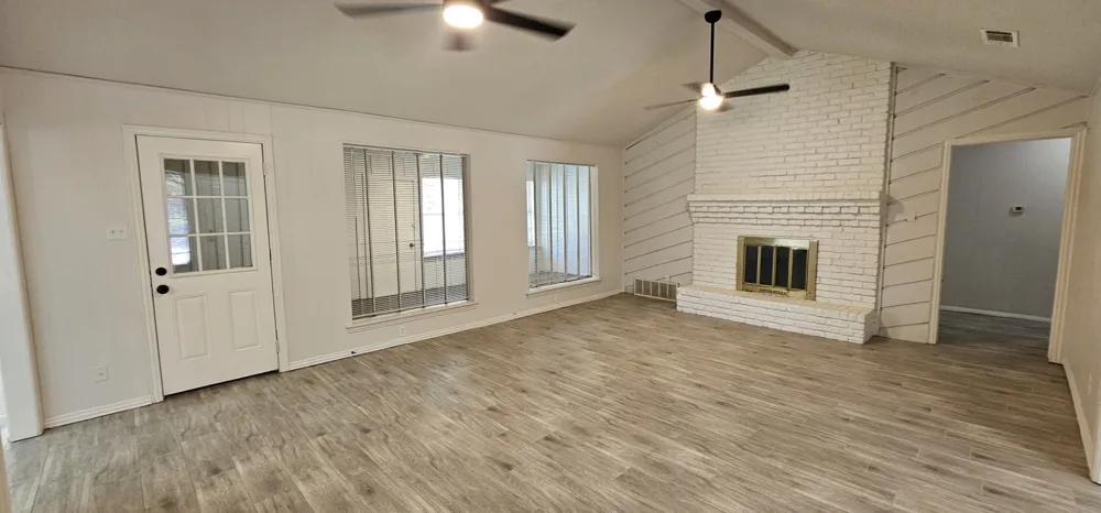 1204 Laurie Avenue DeSoto, TX 75115