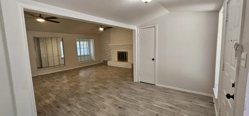 1204 Laurie Avenue DeSoto, TX 75115