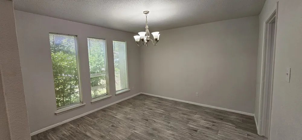 1204 Laurie Avenue DeSoto, TX 75115