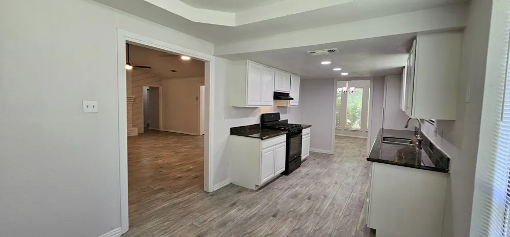 1204 Laurie Avenue DeSoto, TX 75115