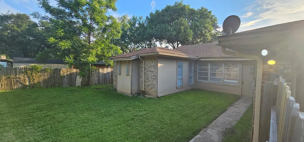 1204 Laurie Avenue DeSoto, TX 75115