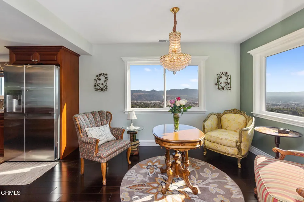 1234 E Tujunga Avenue Burbank, CA 91501