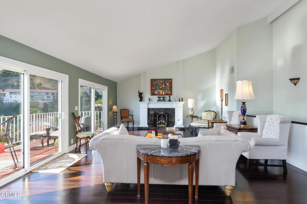 1234 E Tujunga Avenue Burbank, CA 91501