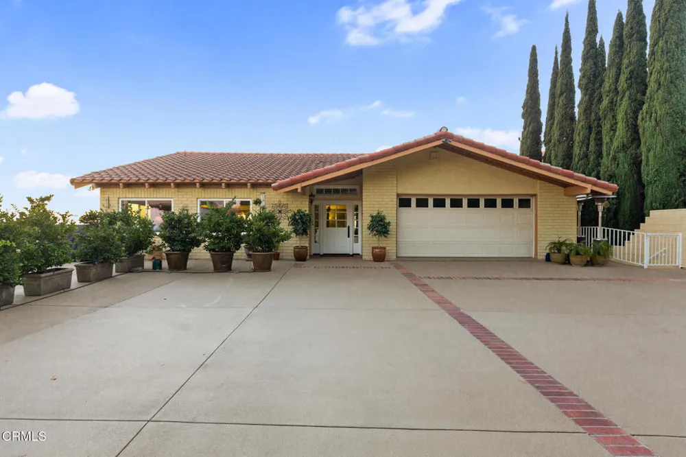1234 E Tujunga Avenue Burbank, CA 91501