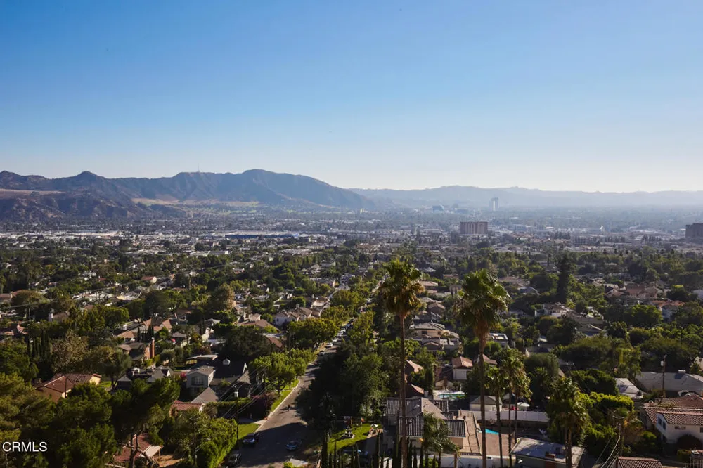 1234 E Tujunga Avenue Burbank, CA 91501