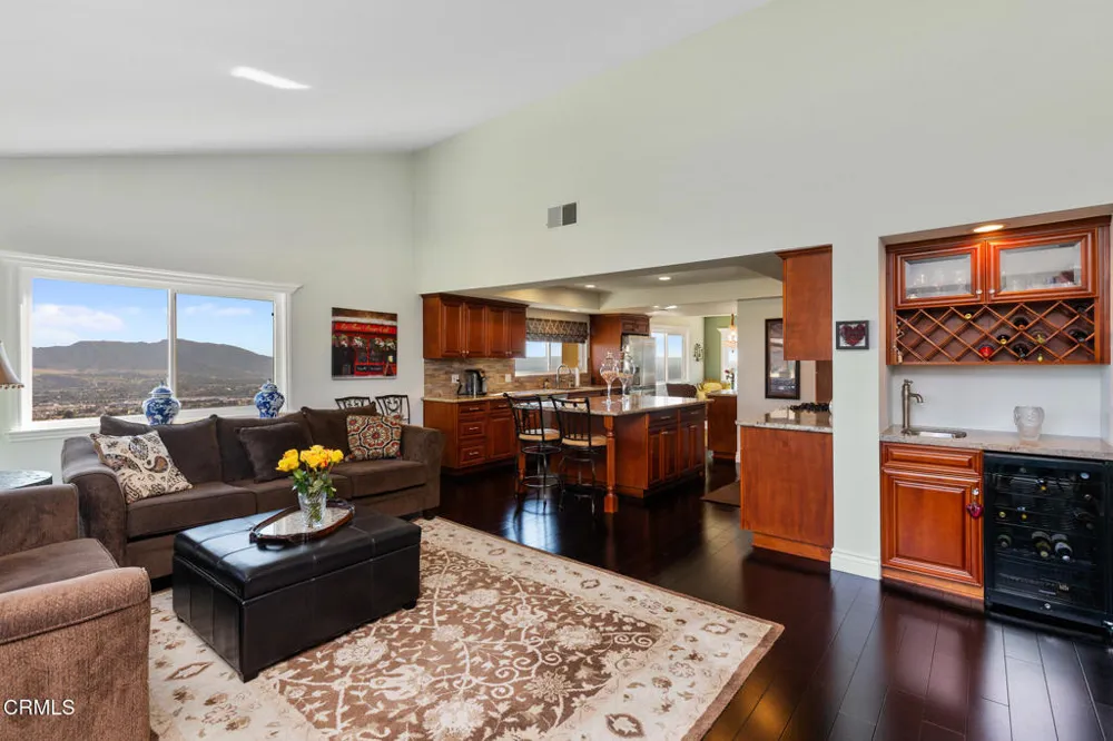 1234 E Tujunga Avenue Burbank, CA 91501