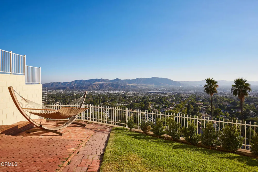 1234 E Tujunga Avenue Burbank, CA 91501