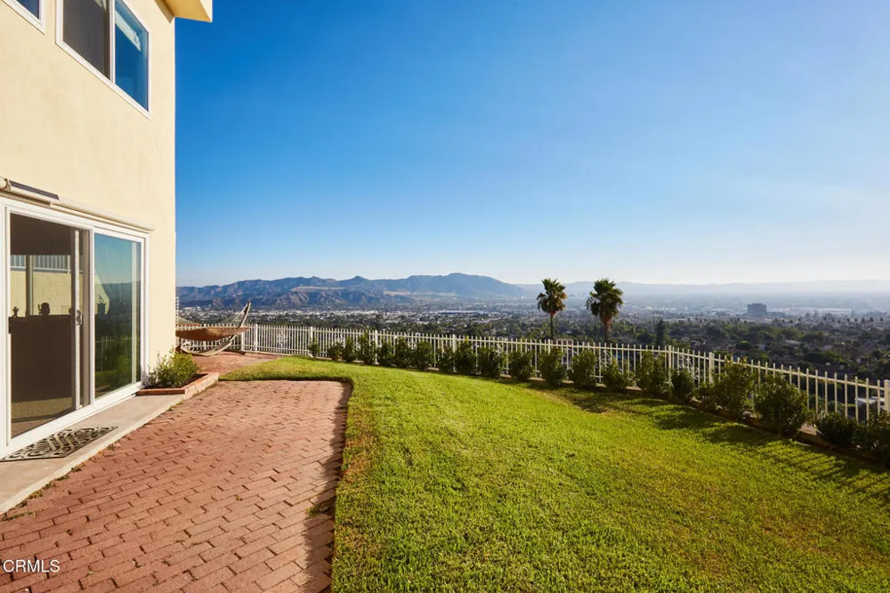 1234 E Tujunga Avenue Burbank, CA 91501