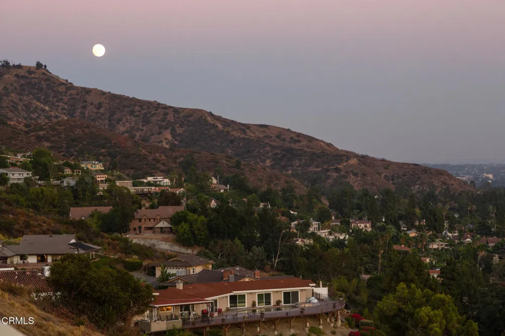 1234 E Tujunga Avenue Burbank, CA 91501