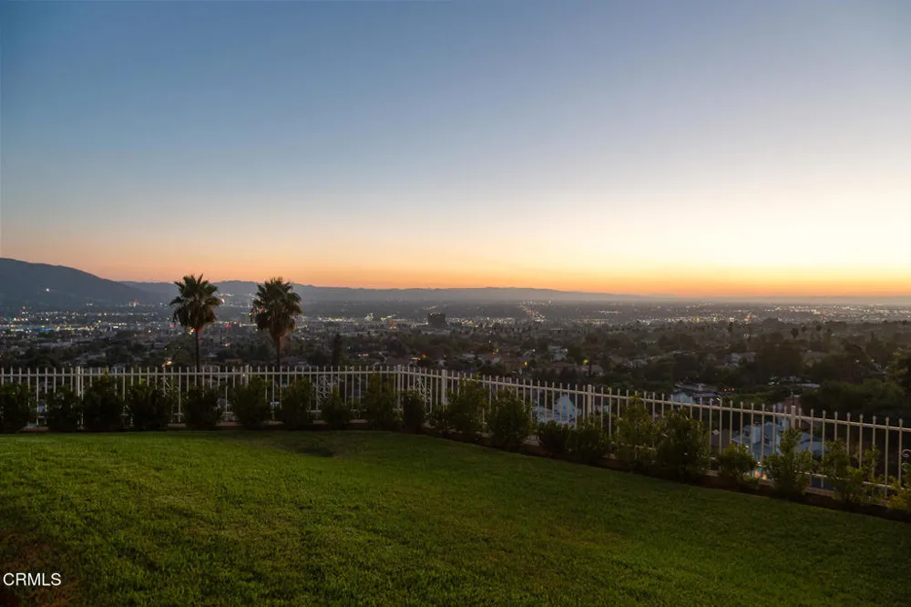 1234 E Tujunga Avenue Burbank, CA 91501