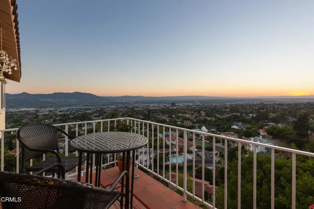 1234 E Tujunga Avenue Burbank, CA 91501