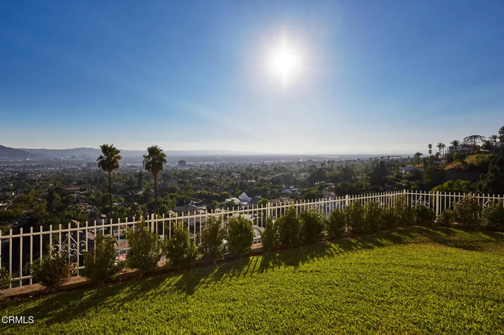 1234 E Tujunga Avenue Burbank, CA 91501