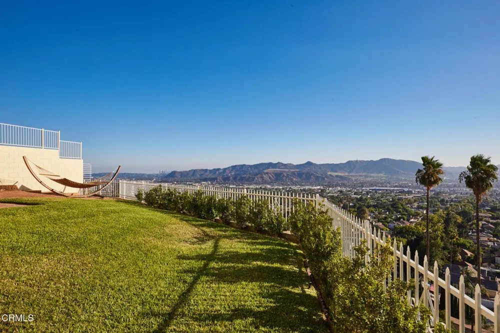 1234 E Tujunga Avenue Burbank, CA 91501