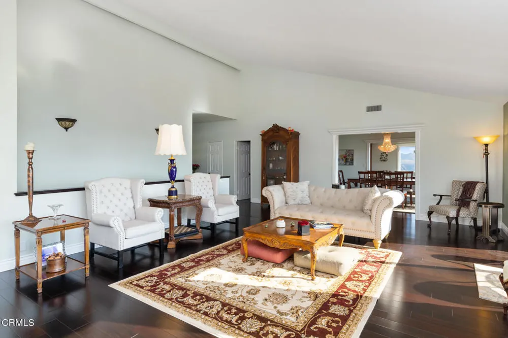 1234 E Tujunga Avenue Burbank, CA 91501