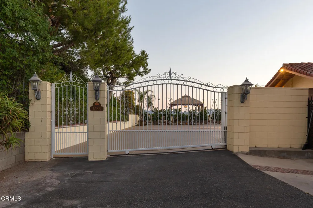 1234 E Tujunga Avenue Burbank, CA 91501