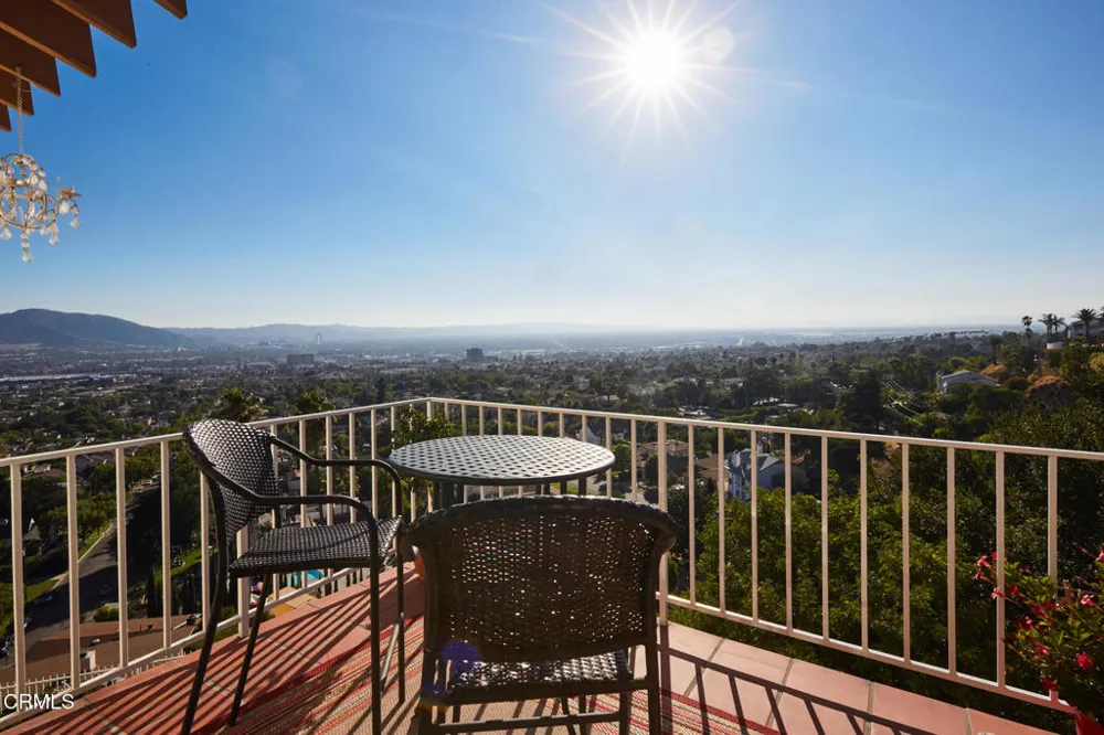 1234 E Tujunga Avenue Burbank, CA 91501