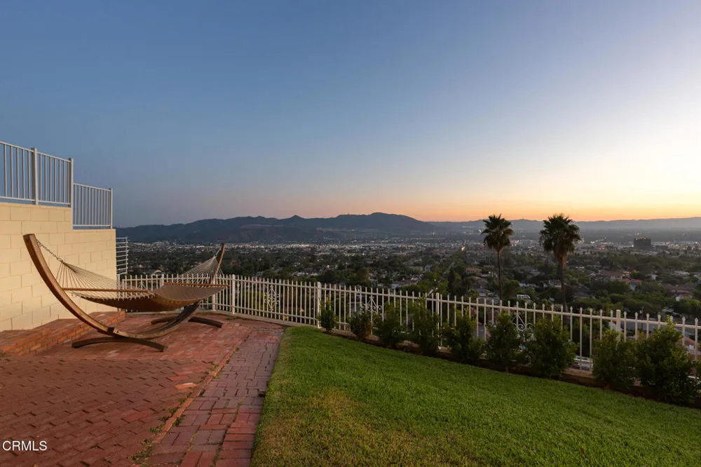 1234 E Tujunga Avenue Burbank, CA 91501