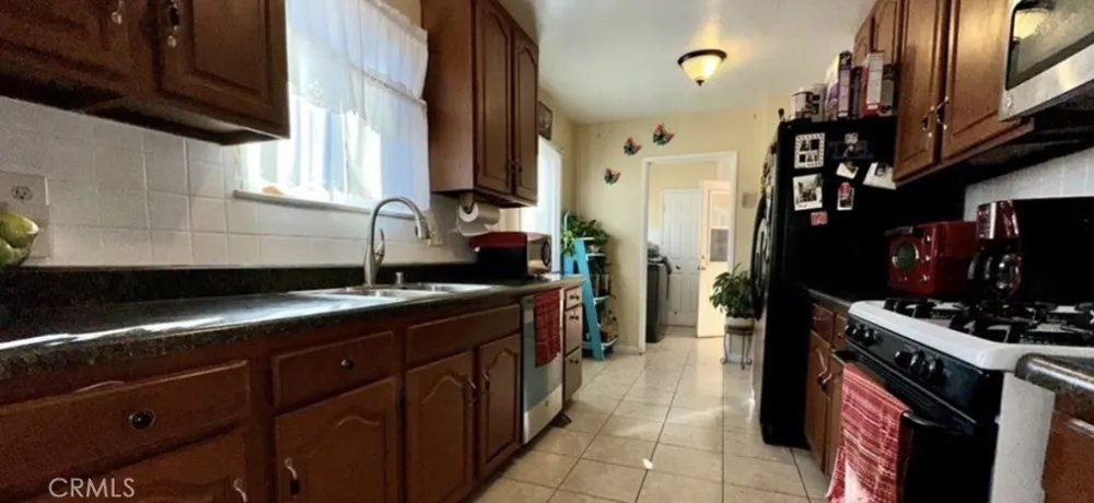 7517 Ontario Street Sun Valley, CA 91504